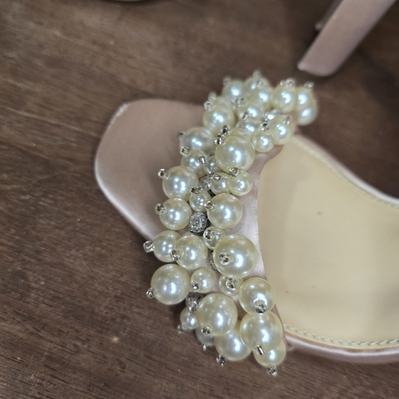 Betsey Johnson Pearl-Embellished Nude Pink Heels Women’s 9 — Statement Heels - Picture 5 of 6